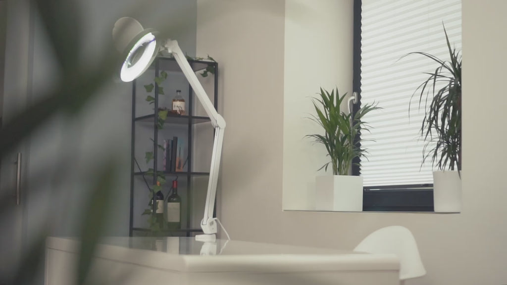 Vidéo : Lumeno 721X Lampe-loupe/Lampe d'atelier 60 LED, protection en caoutchouc coloré en utilisation