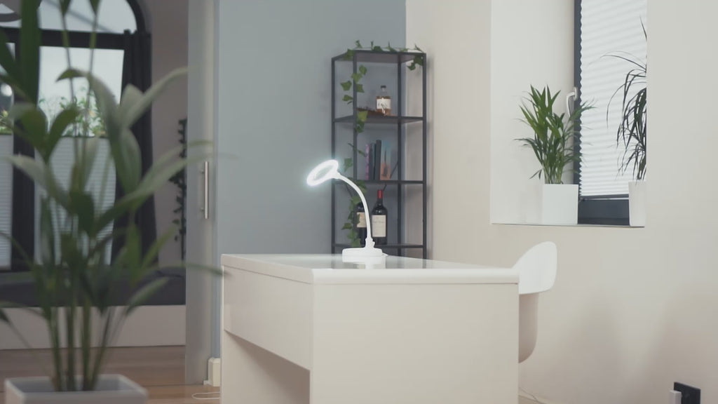 Vidéo : Lampe à pince LED Lumeno 680X avec 30 LED SMD, 6 Watt et 550 Lumen en utilisation