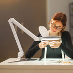Lampada Lumeno 861X in uso per lavori di cucito fini